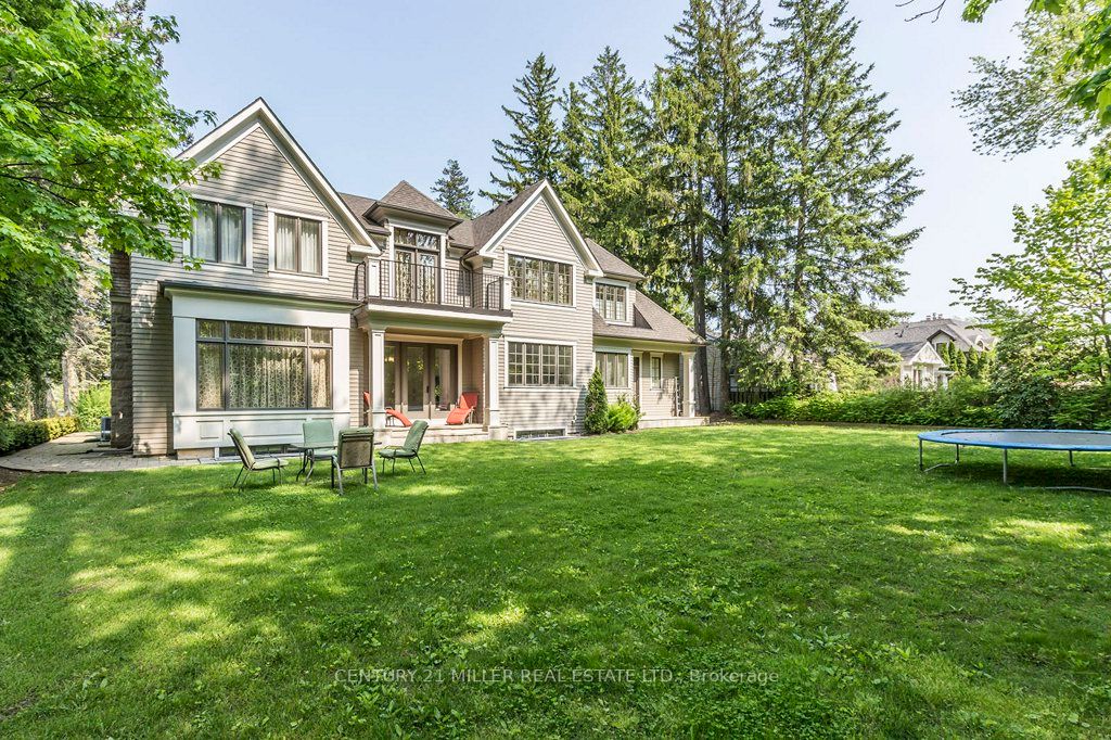 1031 Lakeshore Road W