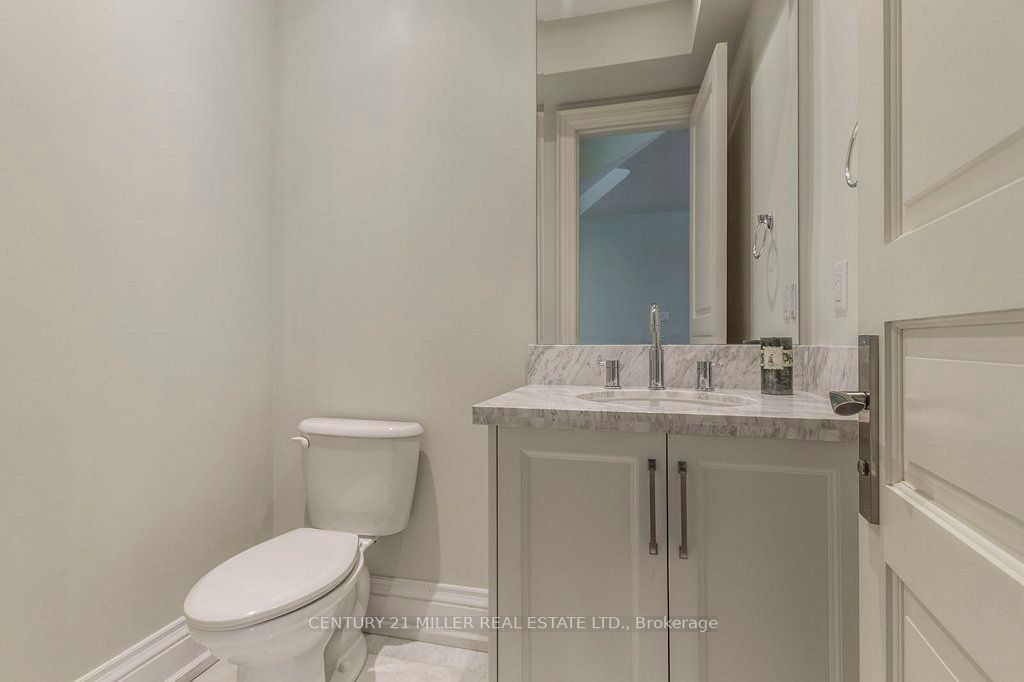 1031 Lakeshore Road W