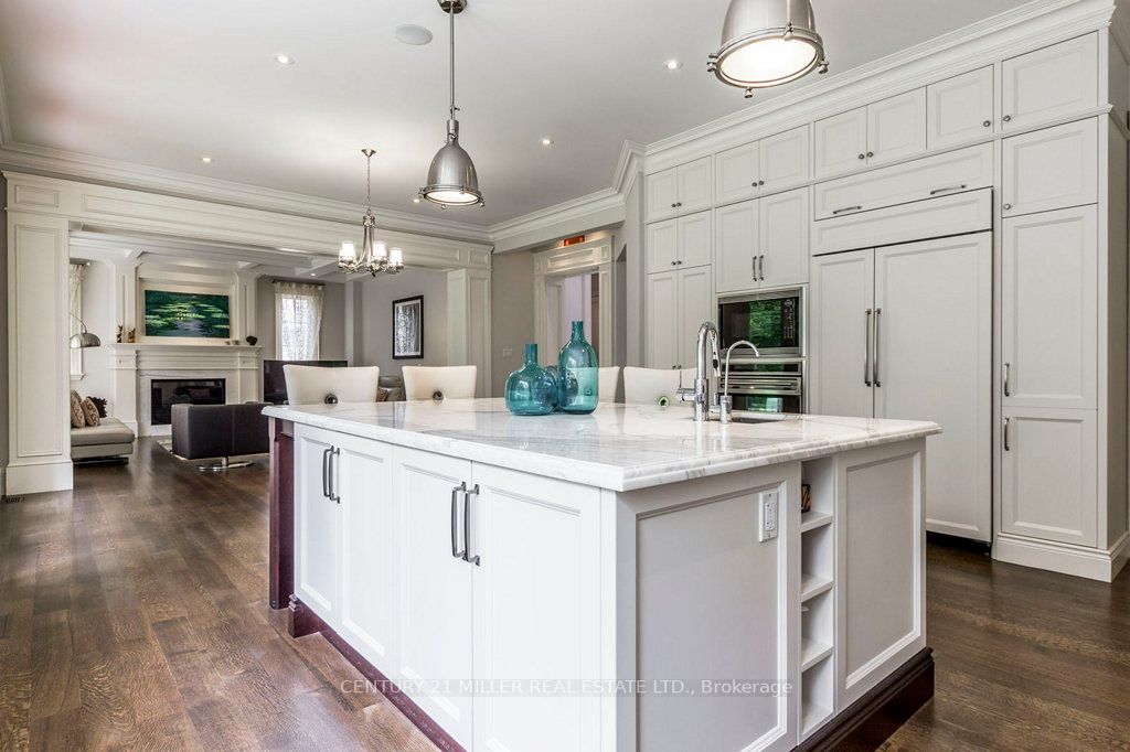 1031 Lakeshore Road W
