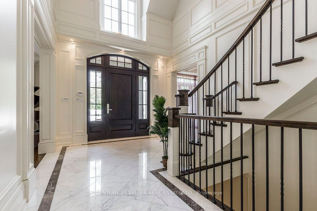 1031 Lakeshore Road W