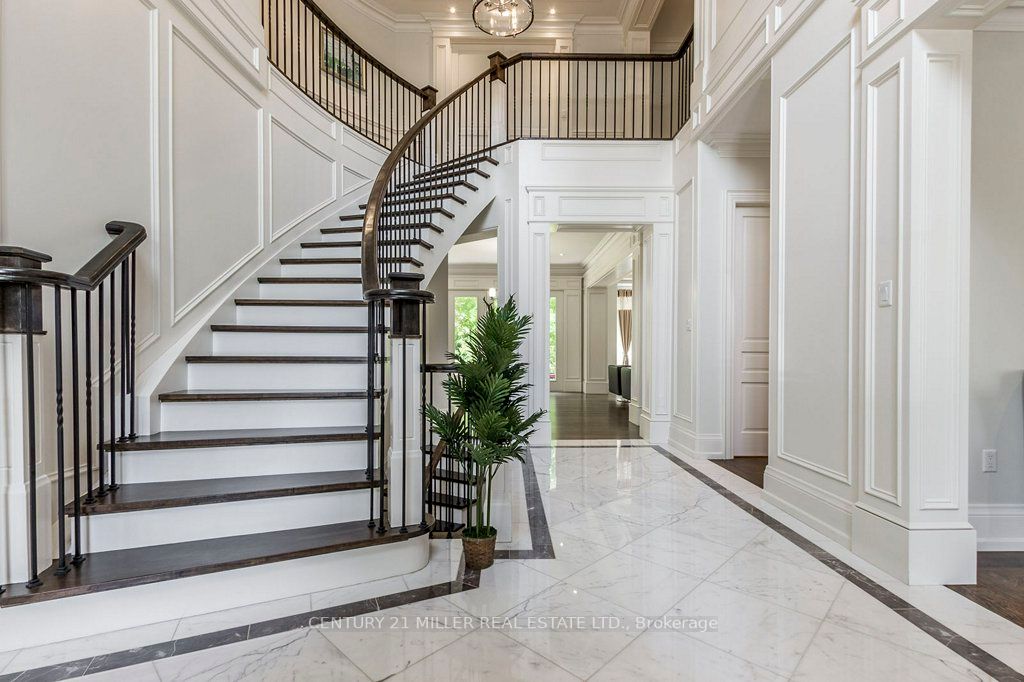 1031 Lakeshore Road W