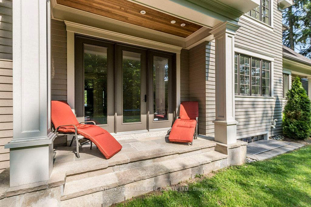 1031 Lakeshore Road W