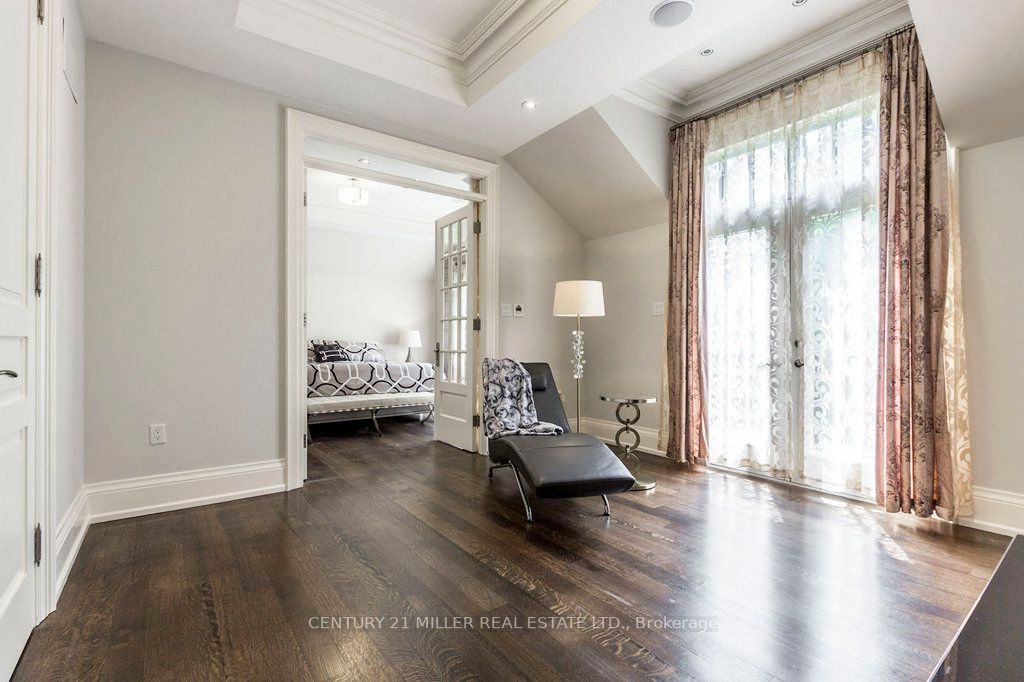 1031 Lakeshore Road W