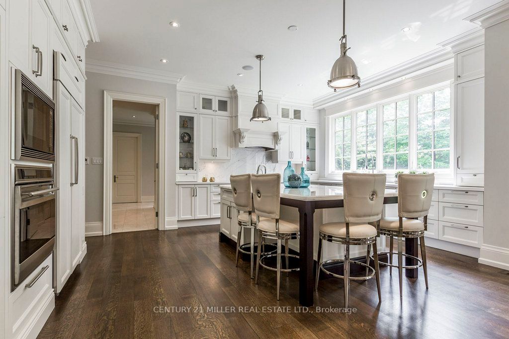 1031 Lakeshore Road W