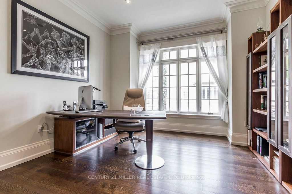 1031 Lakeshore Road W