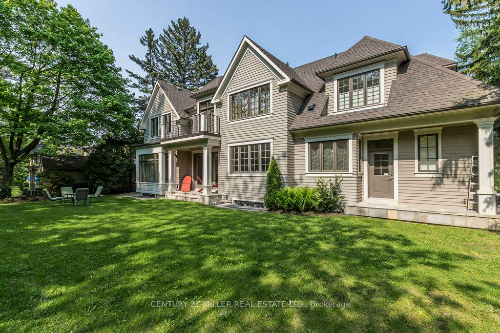 1031 Lakeshore Road W