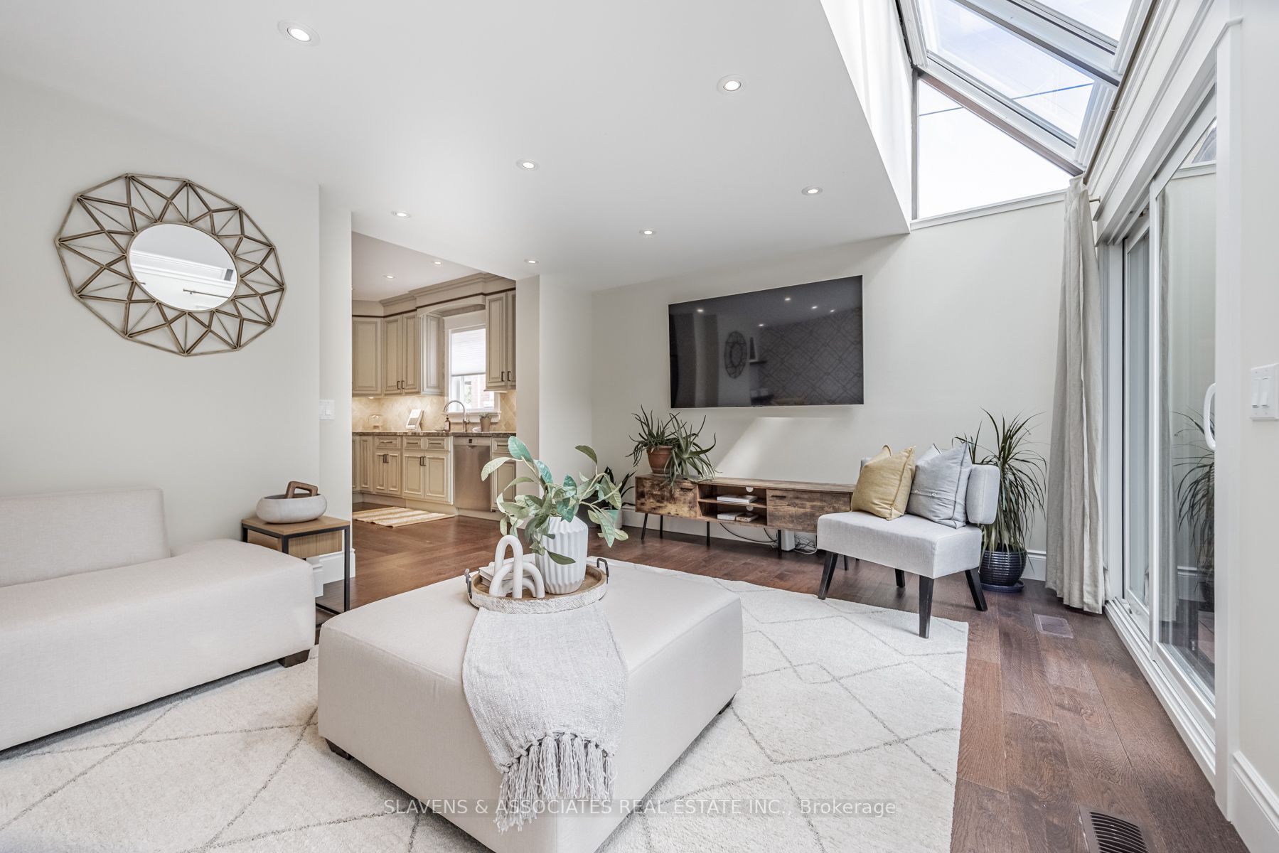 111 Mill St S