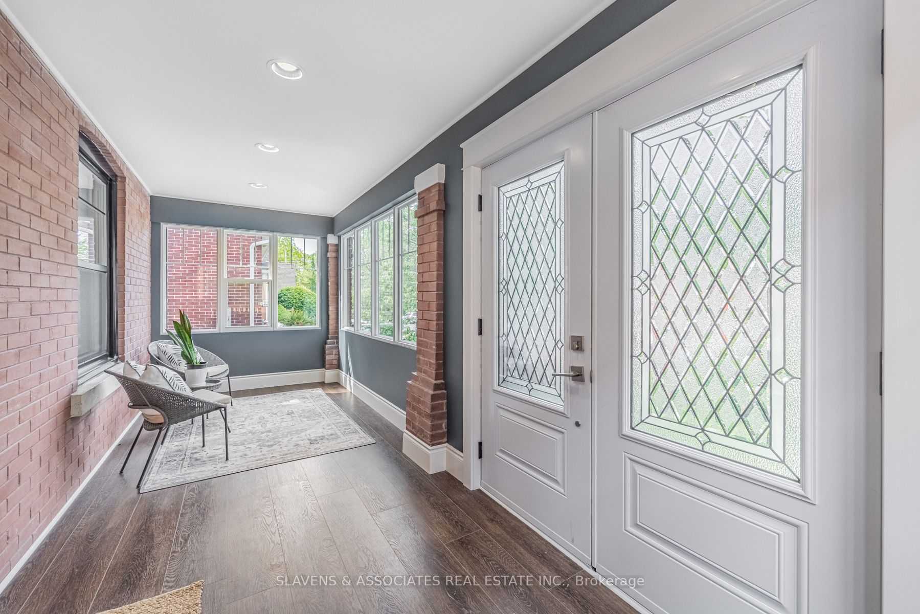 111 Mill St S