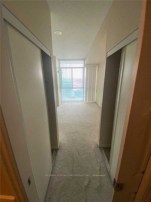 220 Burnhamthorpe Rd W, #2001