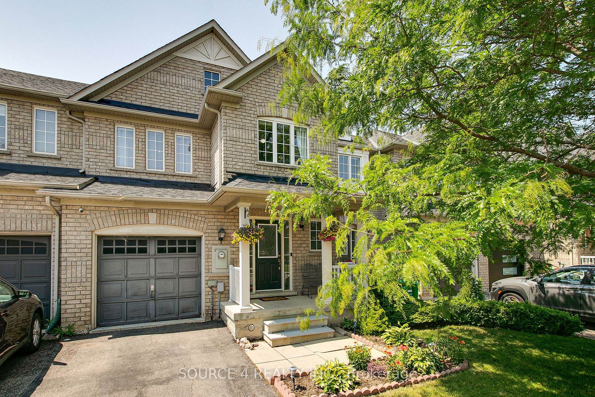 12 Spring Valley Crt