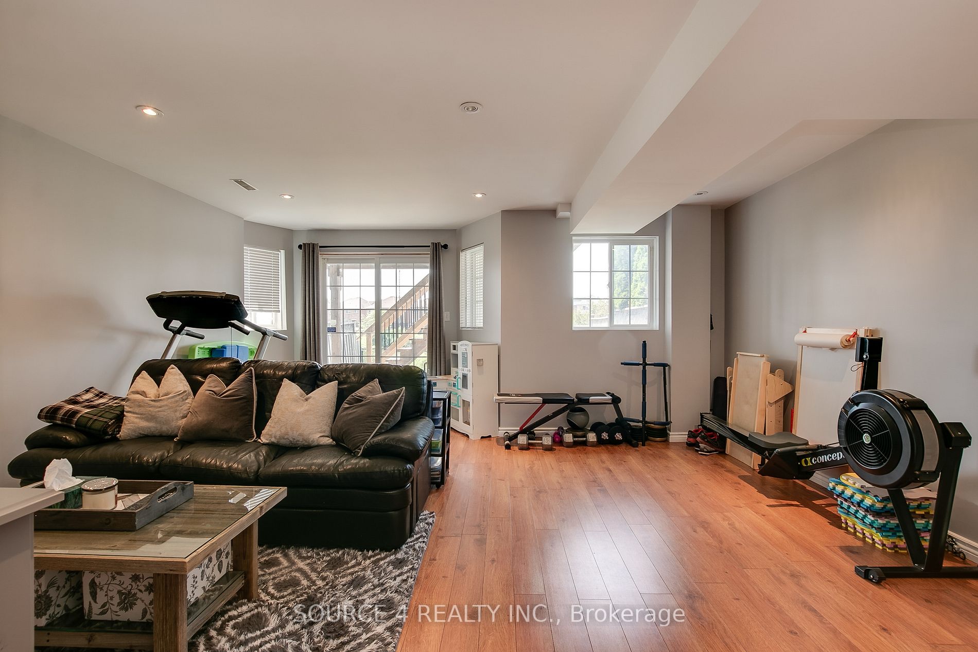 12 Spring Valley Crt