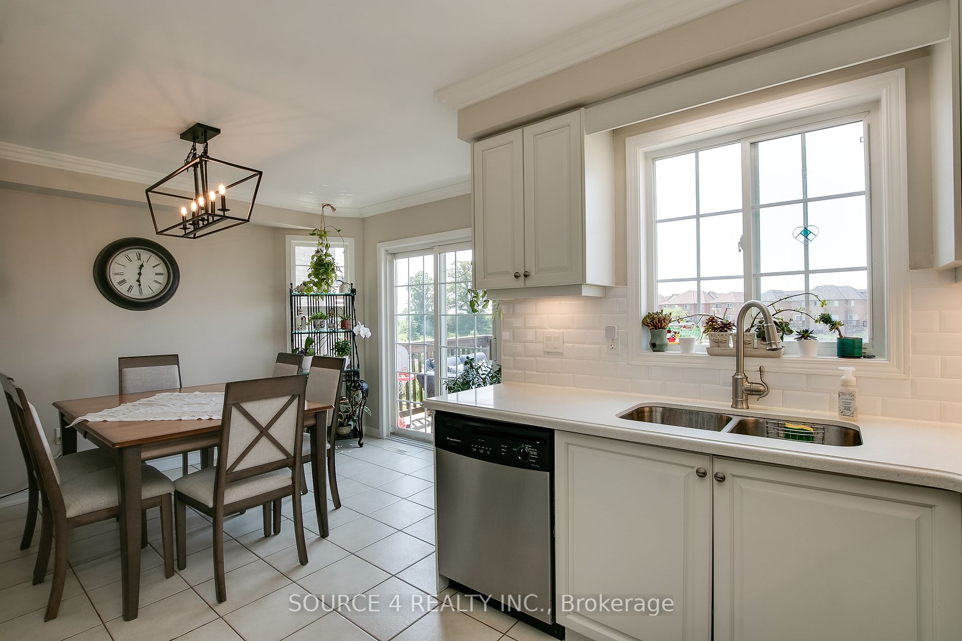 12 Spring Valley Crt