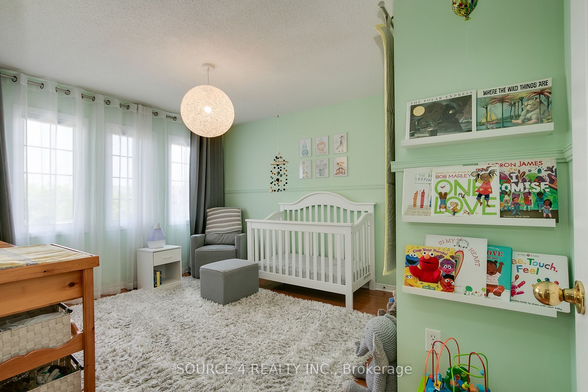 12 Spring Valley Crt