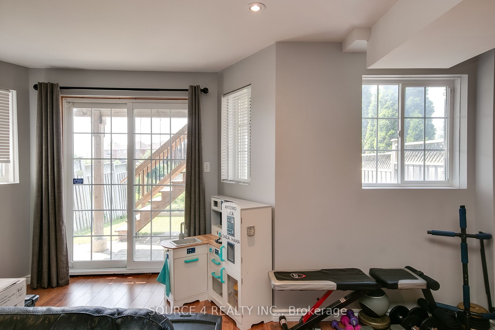 12 Spring Valley Crt