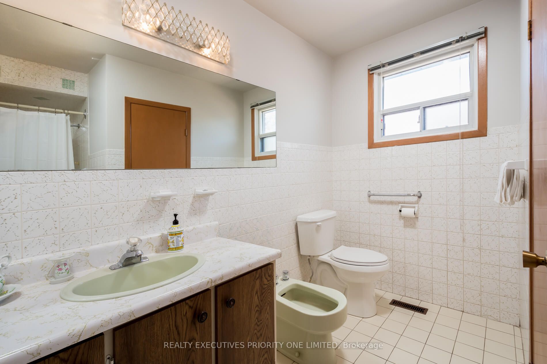 125 Downsview Ave