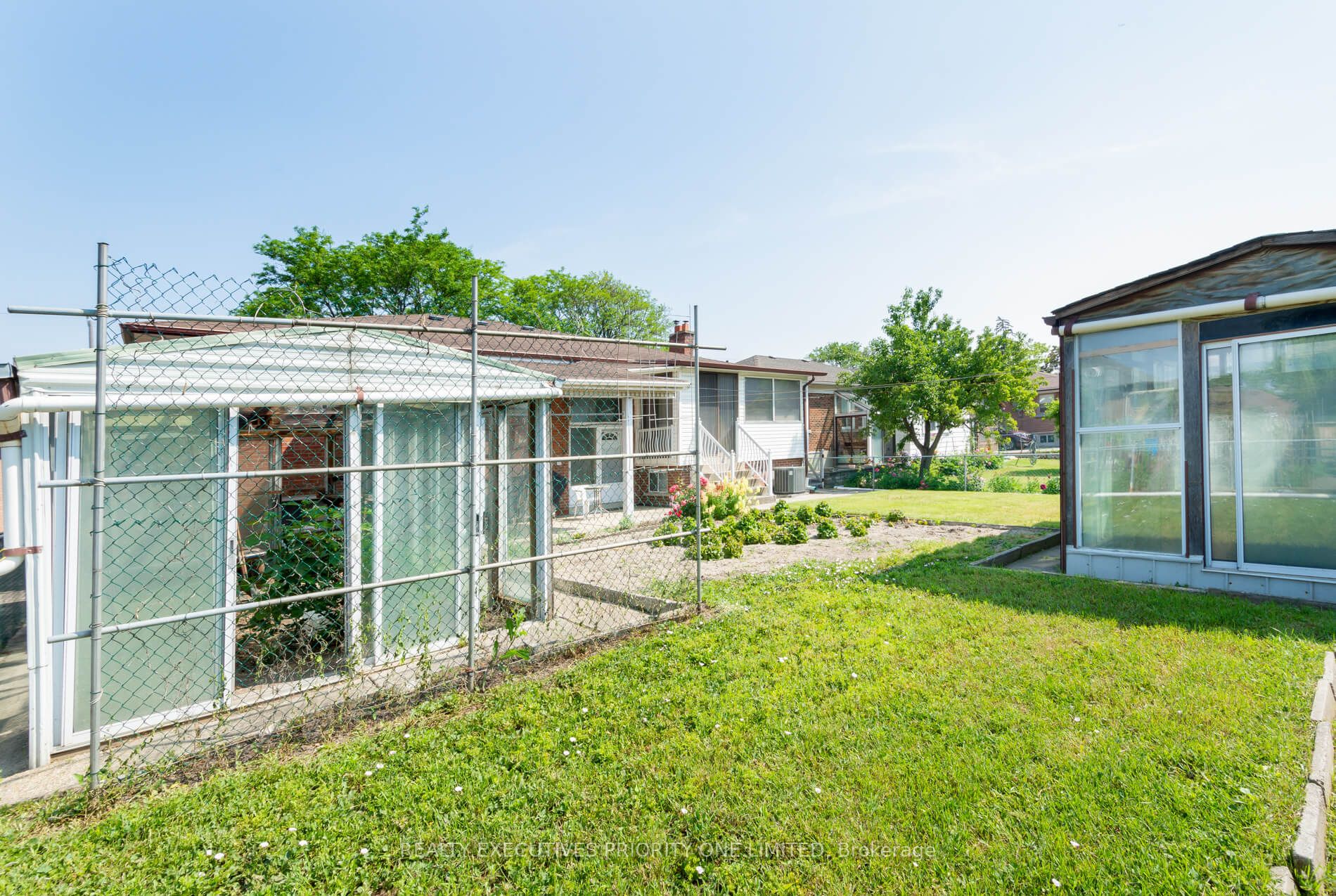 125 Downsview Ave