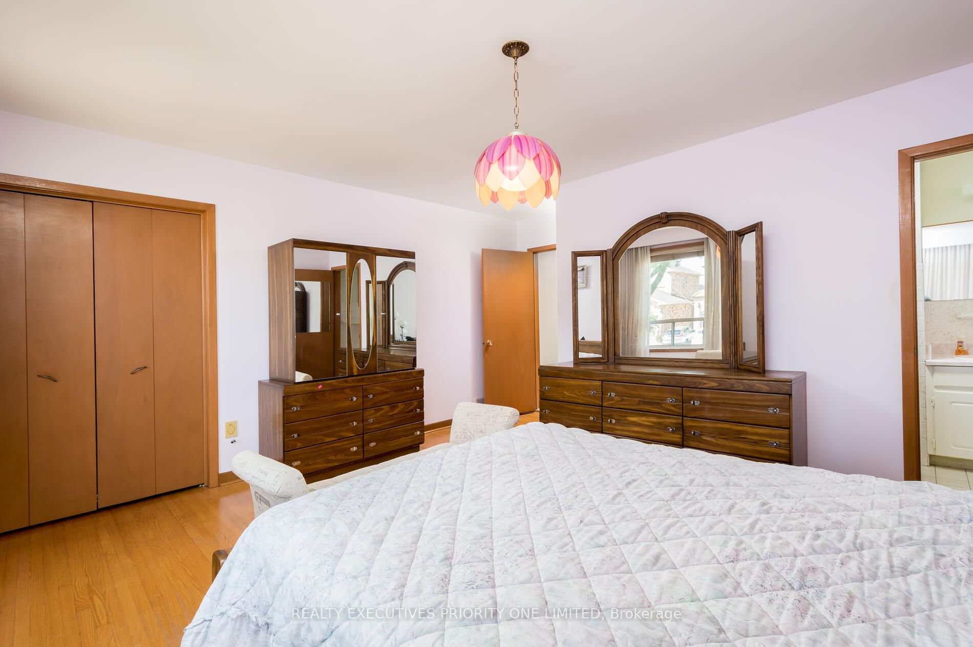 125 Downsview Ave