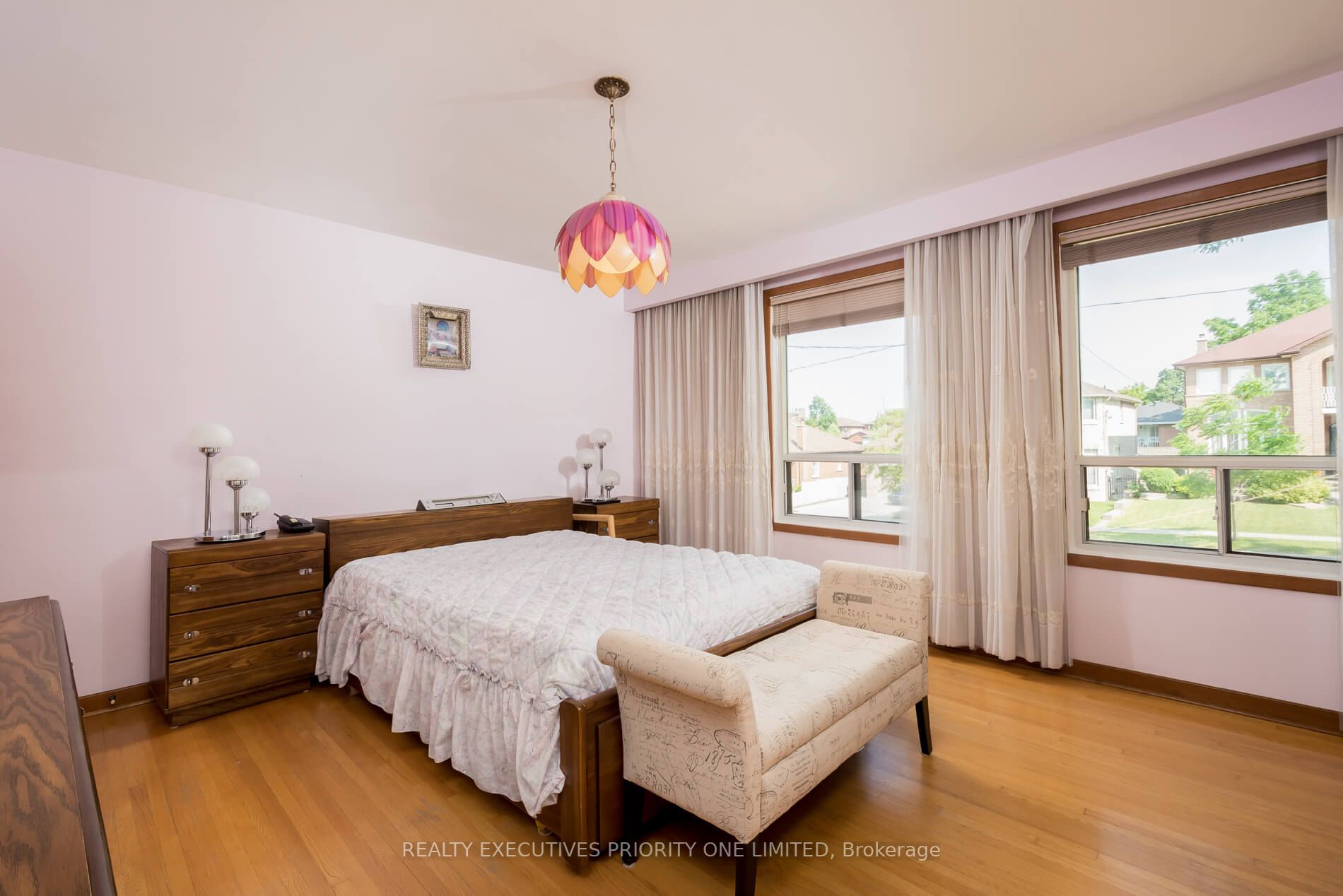 125 Downsview Ave
