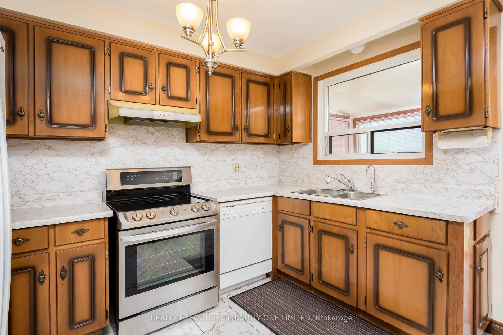 125 Downsview Ave