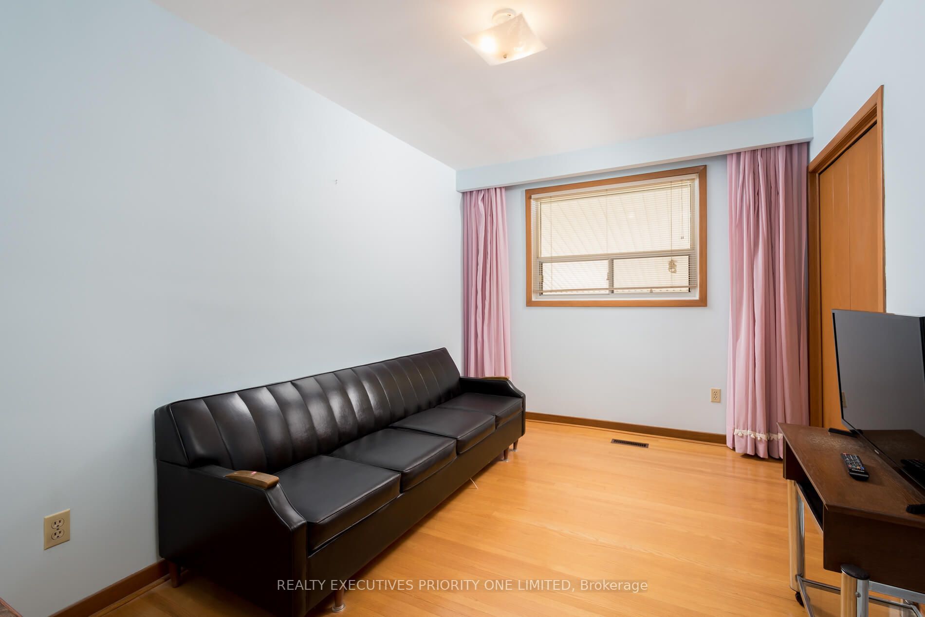 125 Downsview Ave