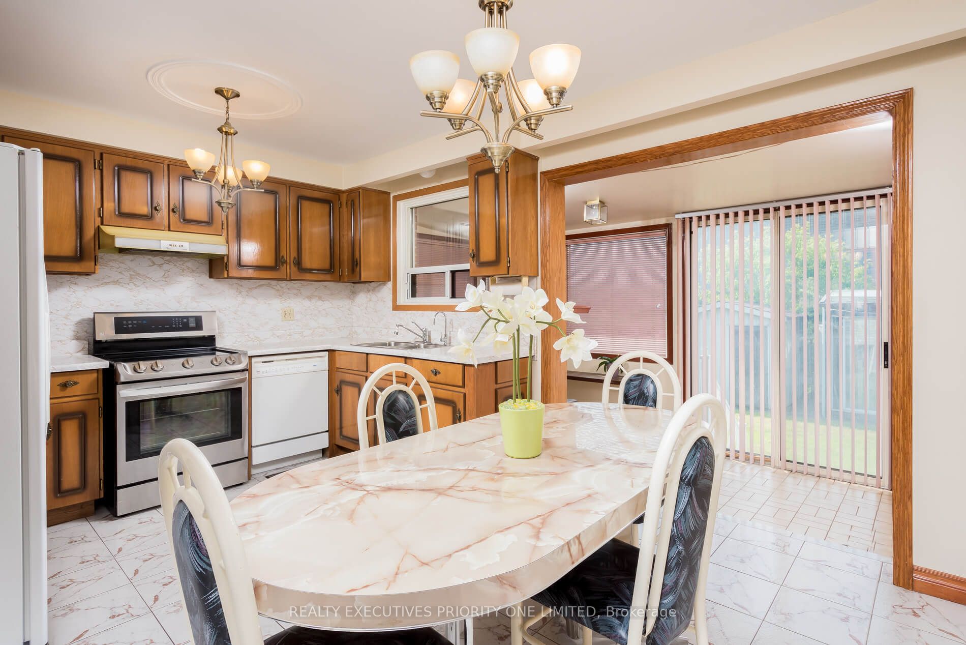 125 Downsview Ave