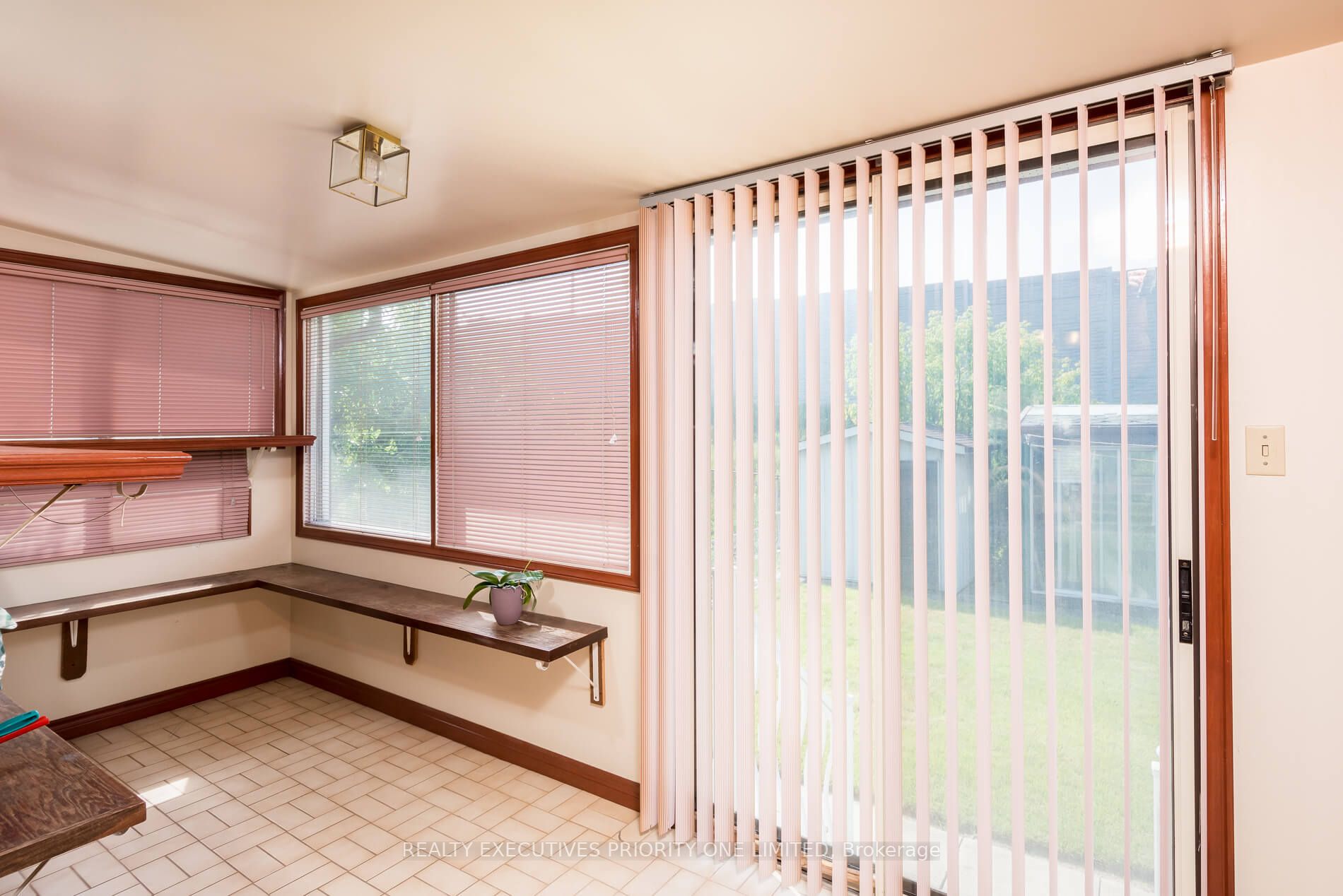 125 Downsview Ave