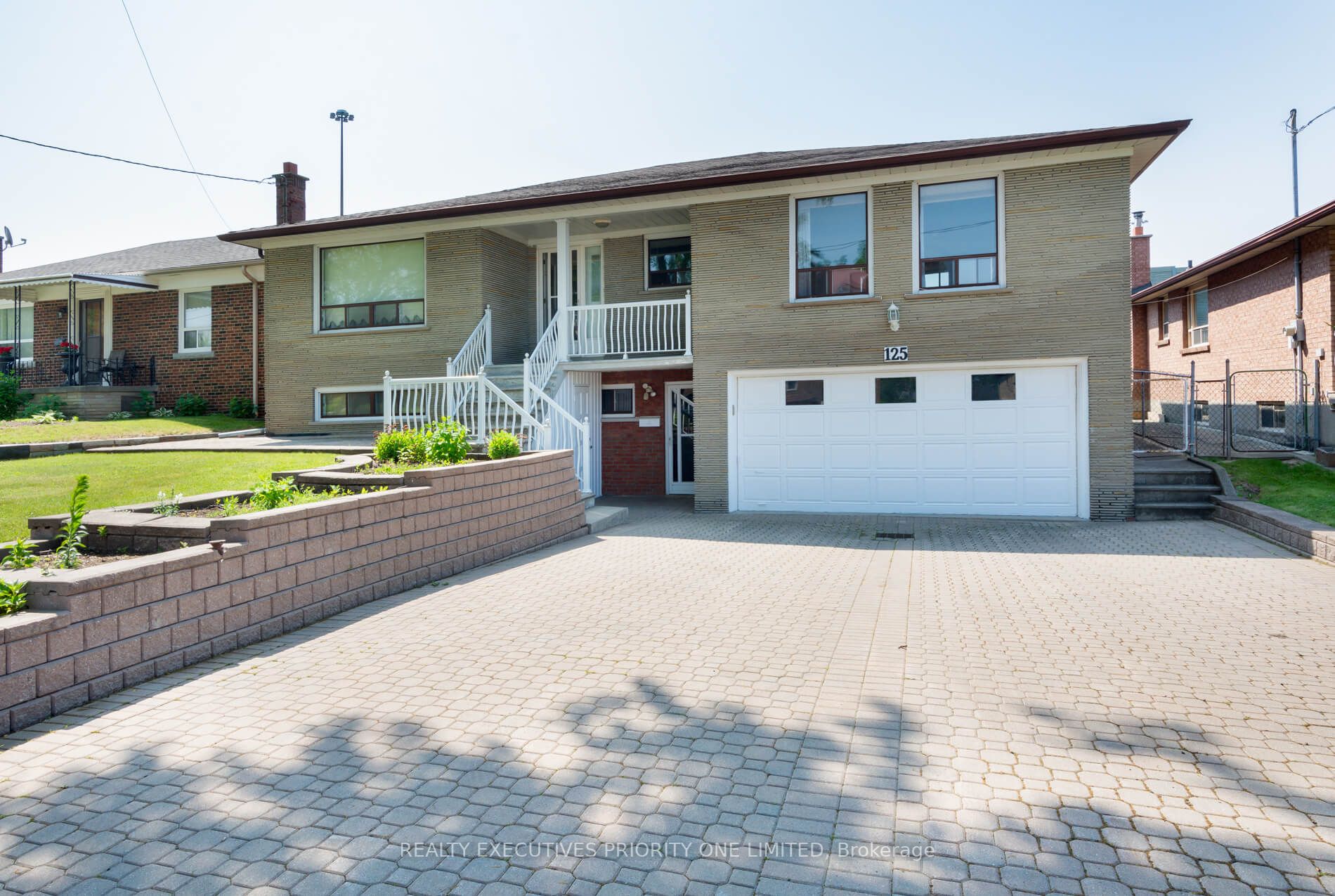 125 Downsview Ave