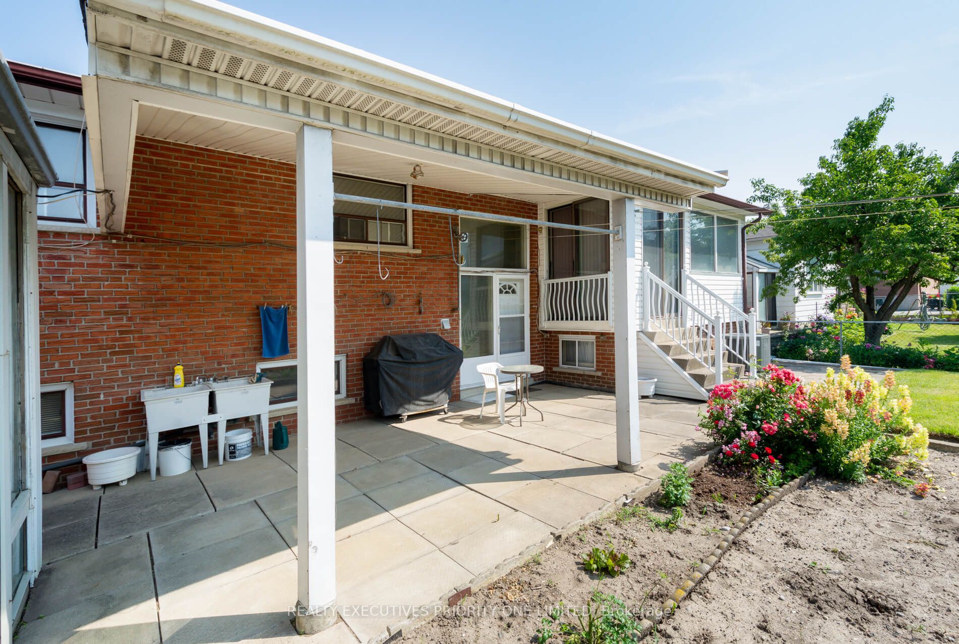 125 Downsview Ave