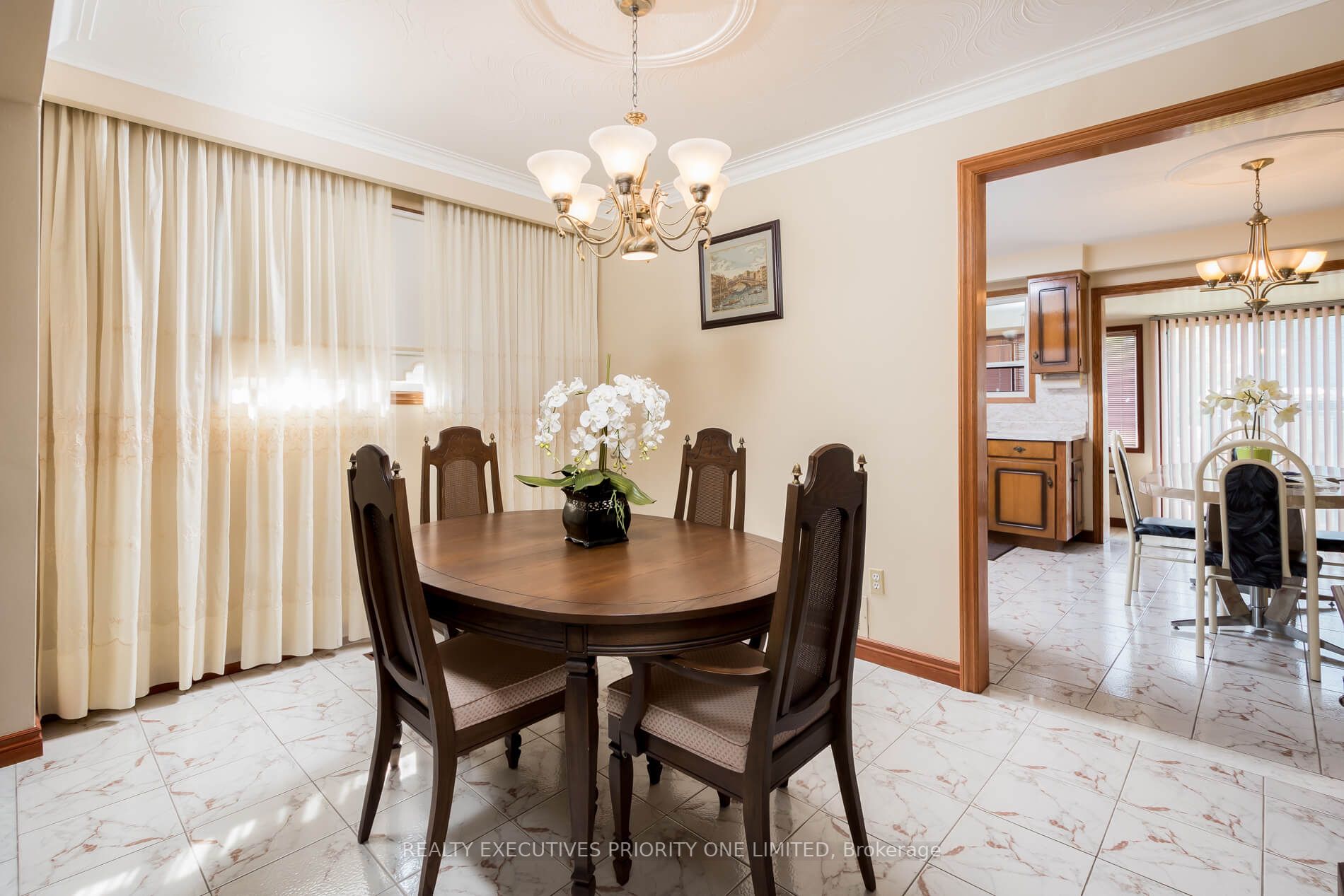 125 Downsview Ave