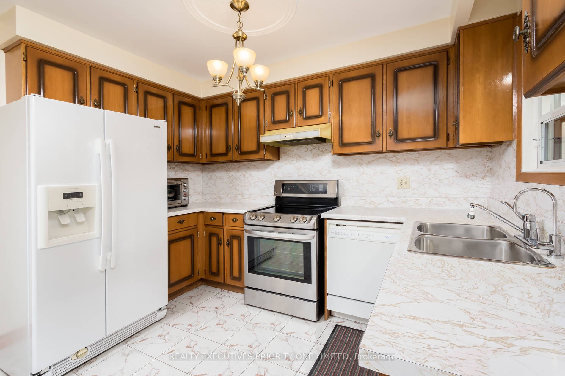 125 Downsview Ave