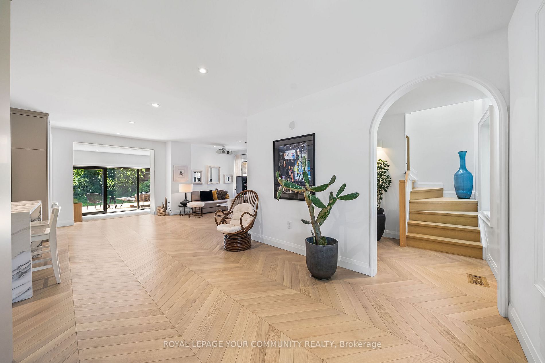 6 Westrose Ave