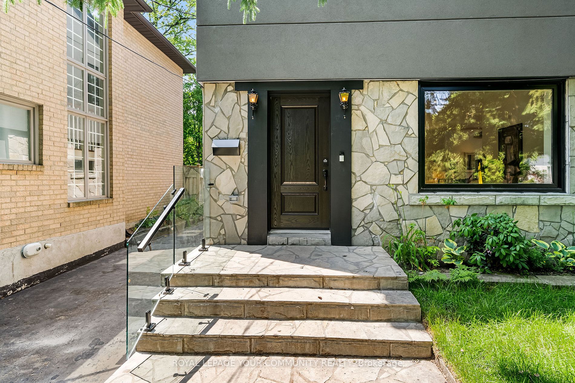 6 Westrose Ave