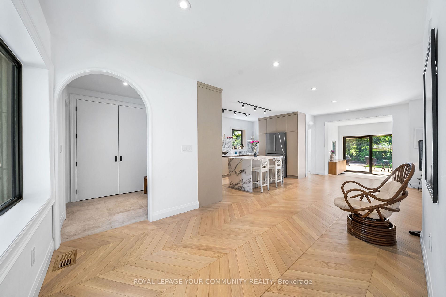 6 Westrose Ave