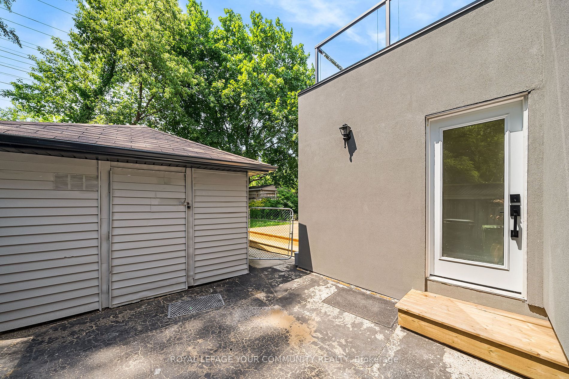 6 Westrose Ave