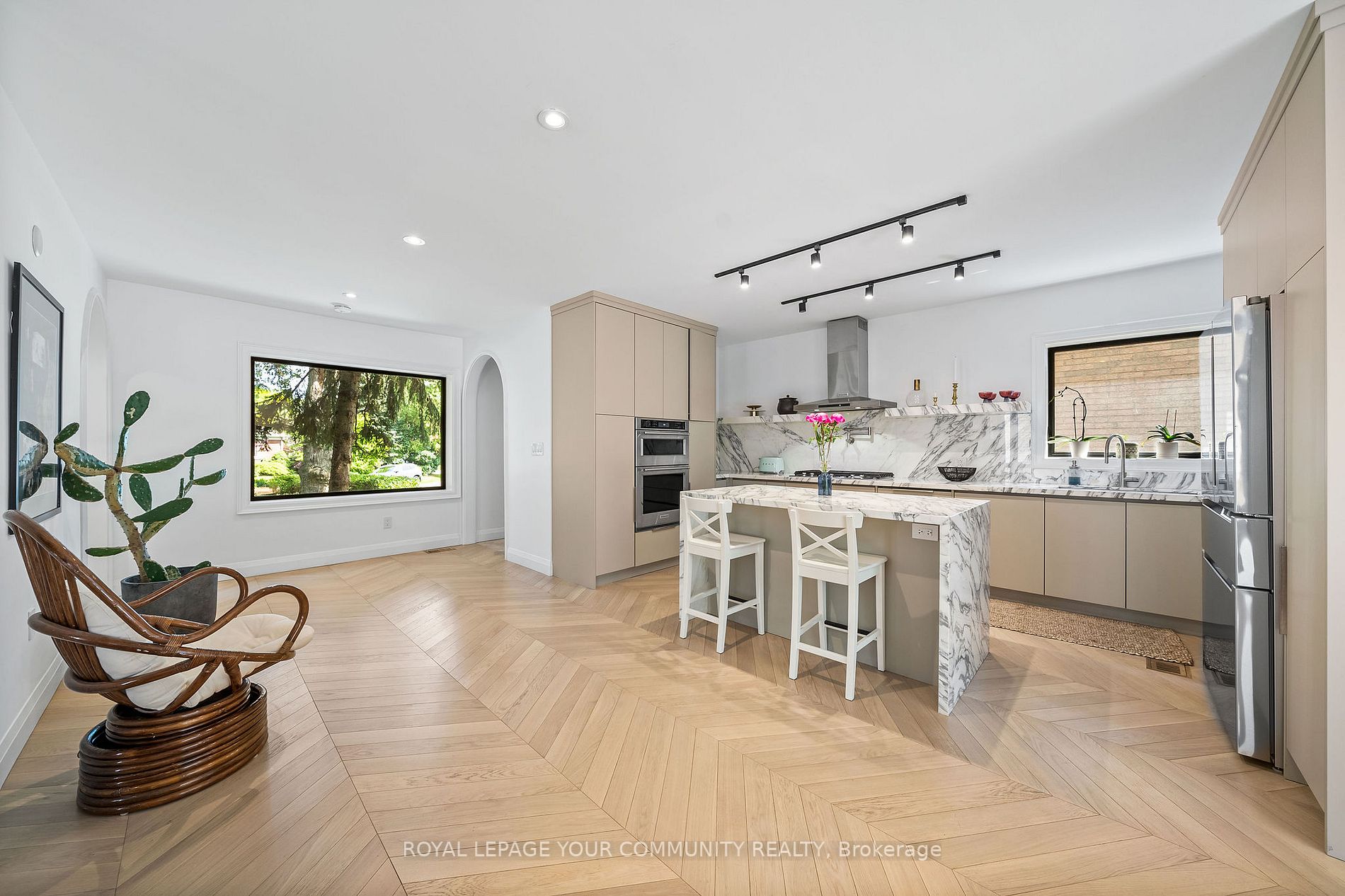 6 Westrose Ave