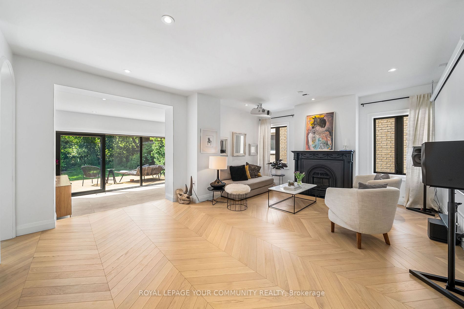 6 Westrose Ave