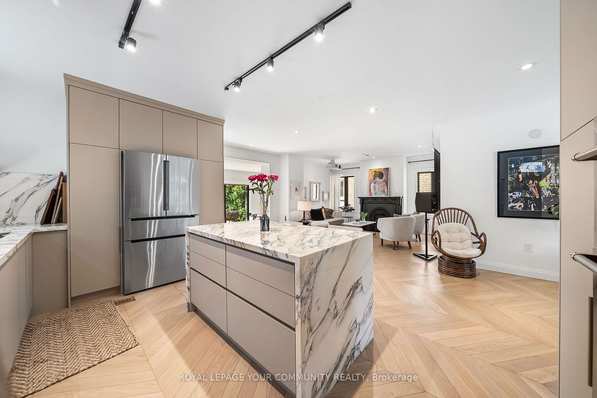 6 Westrose Ave