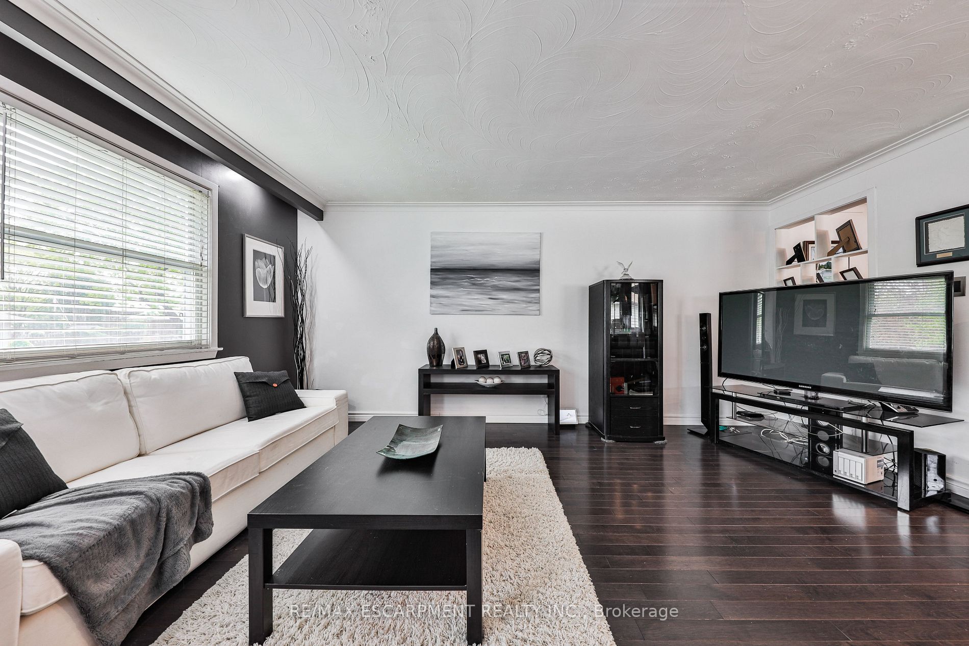 329 Erindale Dr