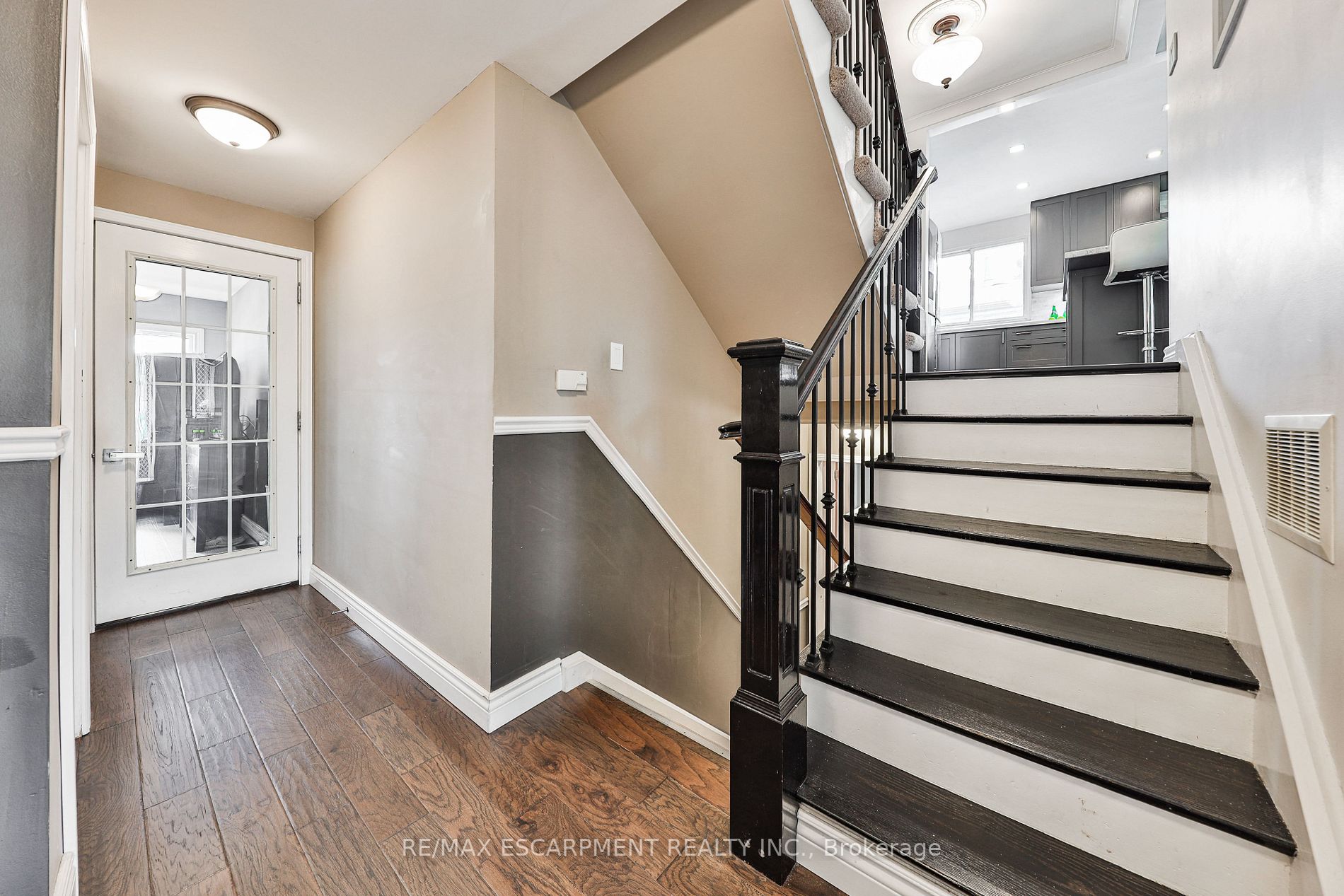 329 Erindale Dr