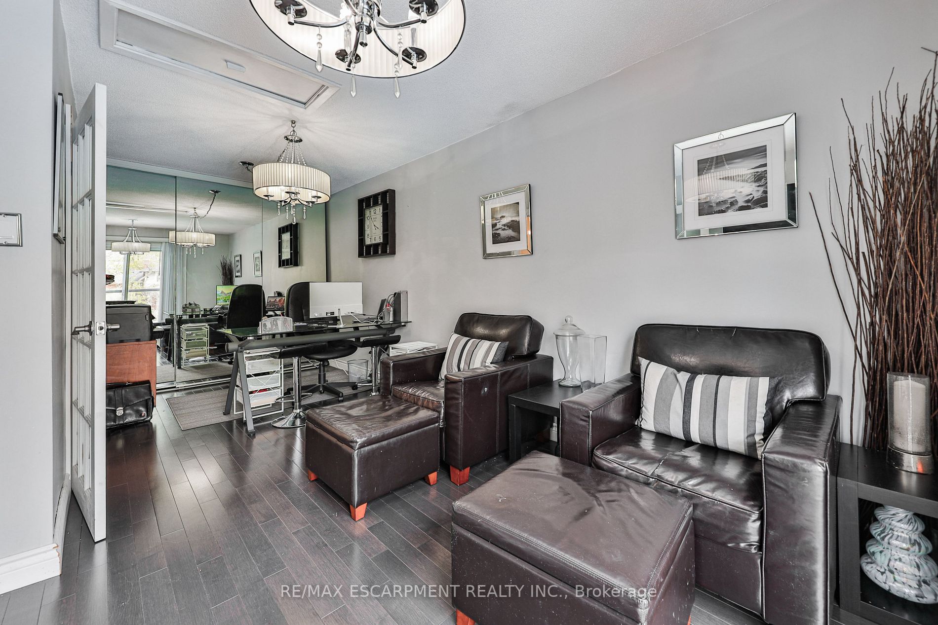329 Erindale Dr