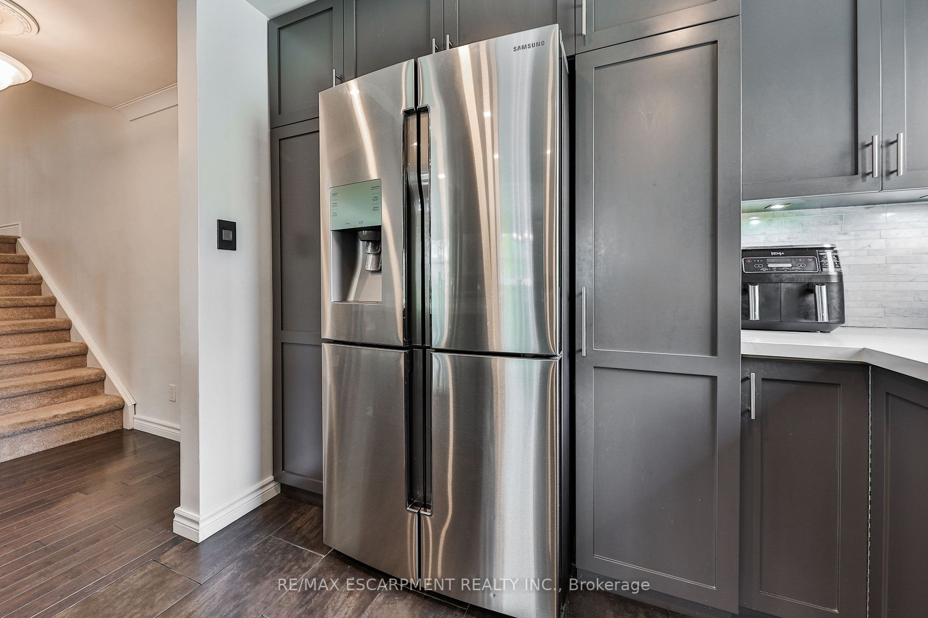 329 Erindale Dr
