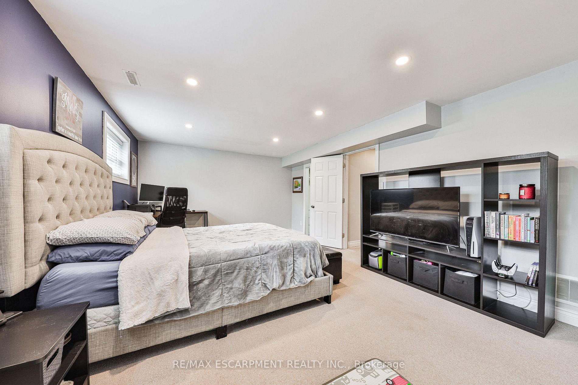 329 Erindale Dr