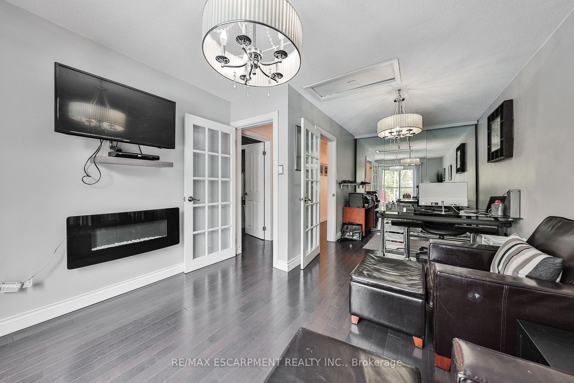 329 Erindale Dr
