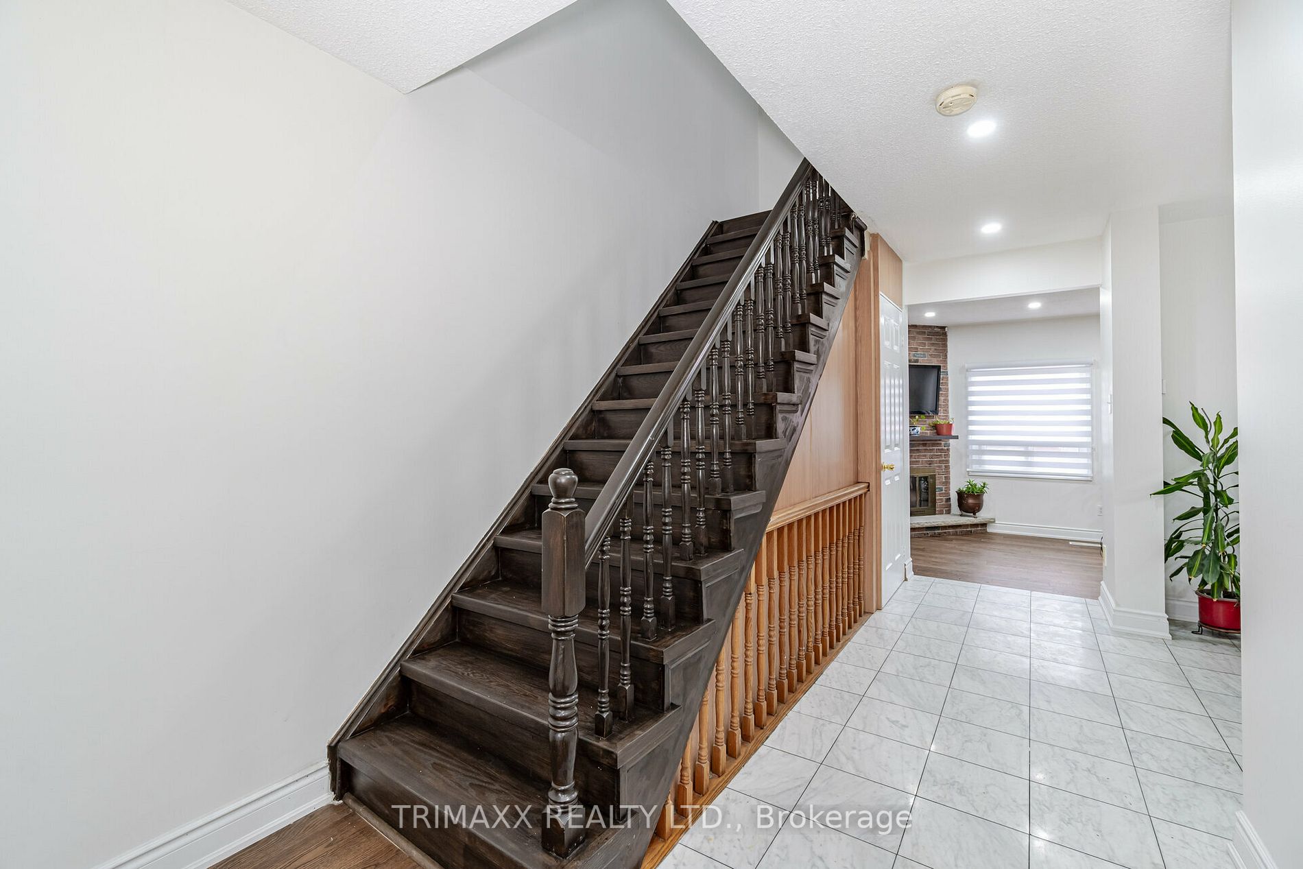 96 Banting Cres