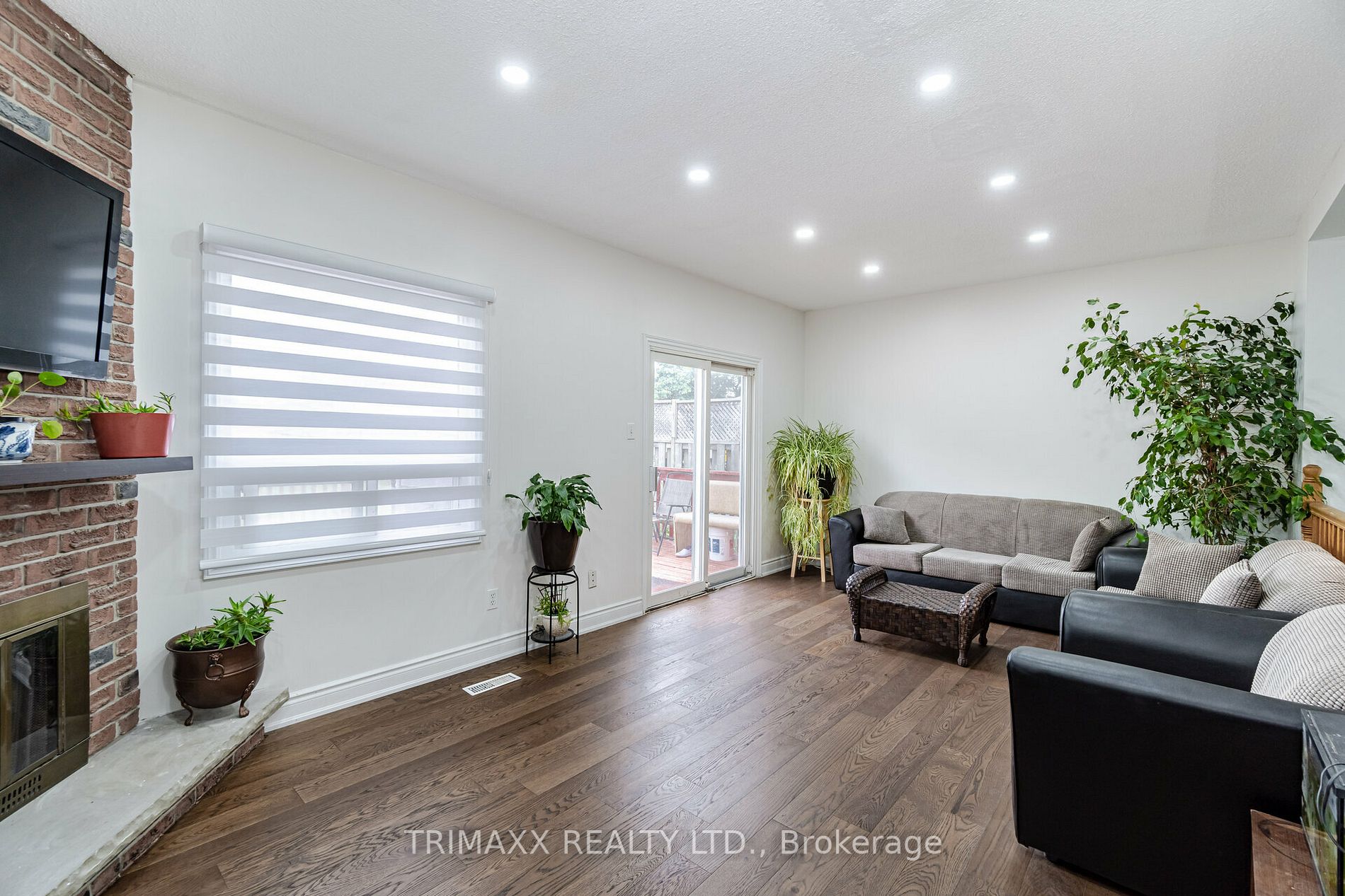 96 Banting Cres