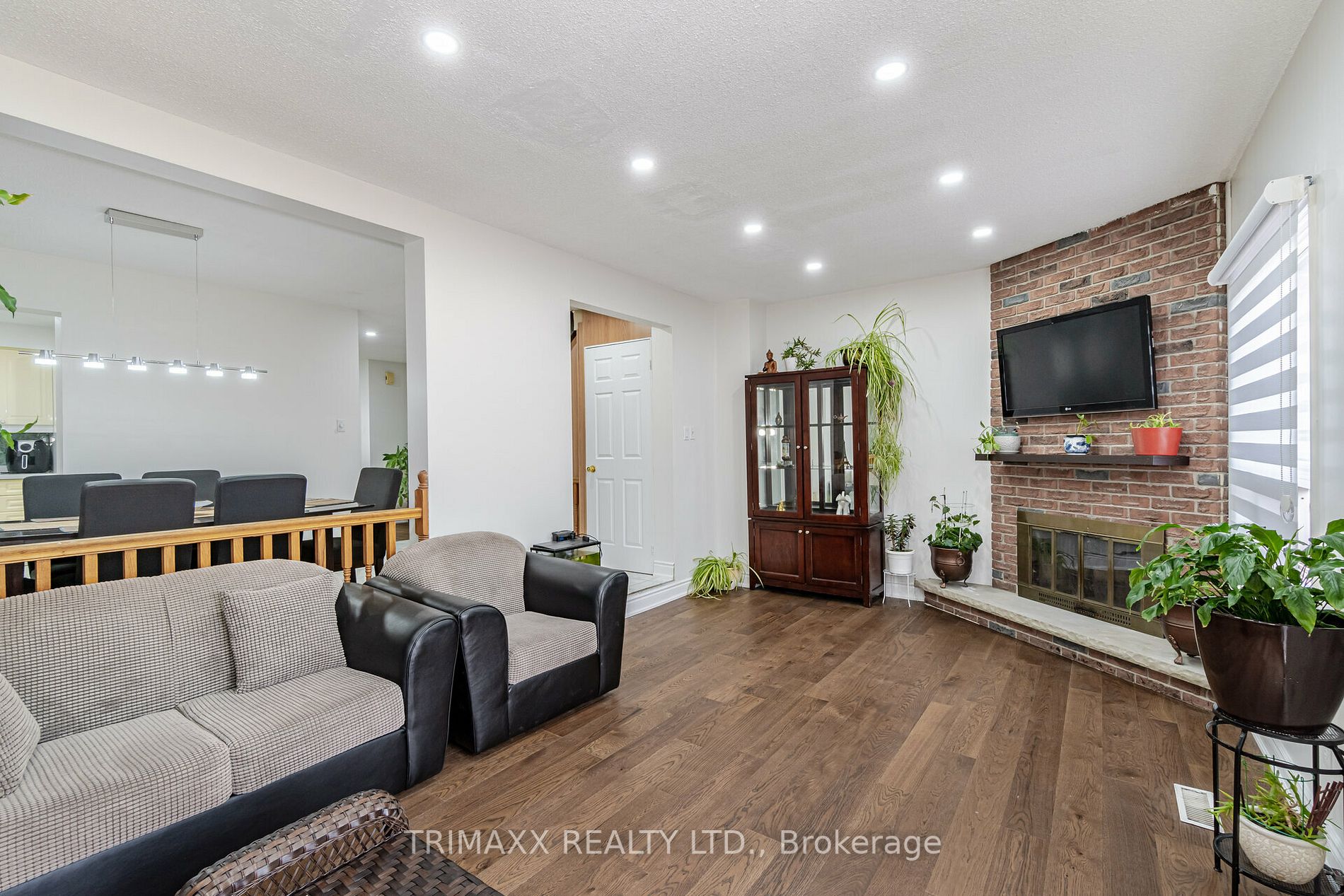 96 Banting Cres