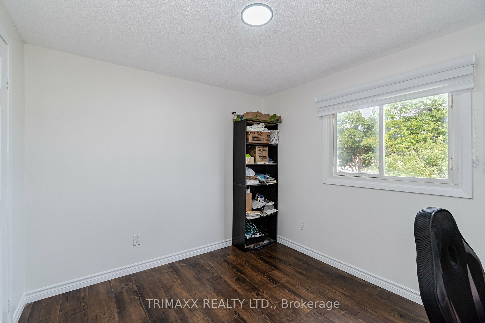 96 Banting Cres