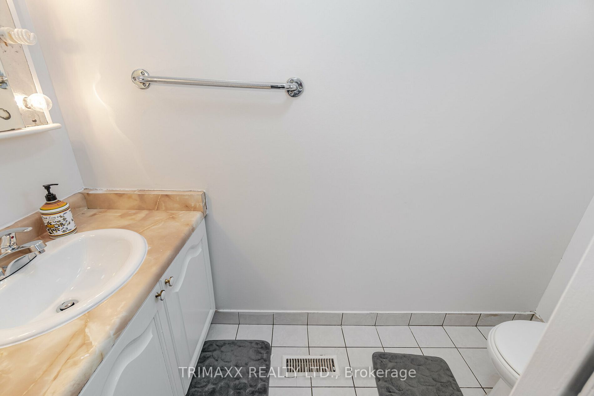 96 Banting Cres