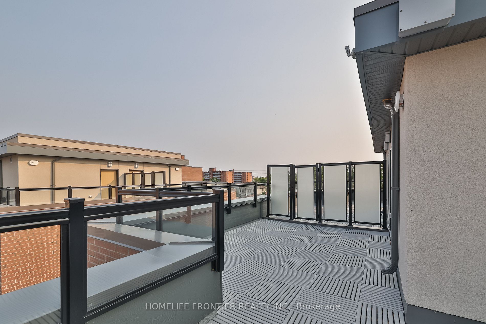 1070 Douglas Mccurdy Com, #224