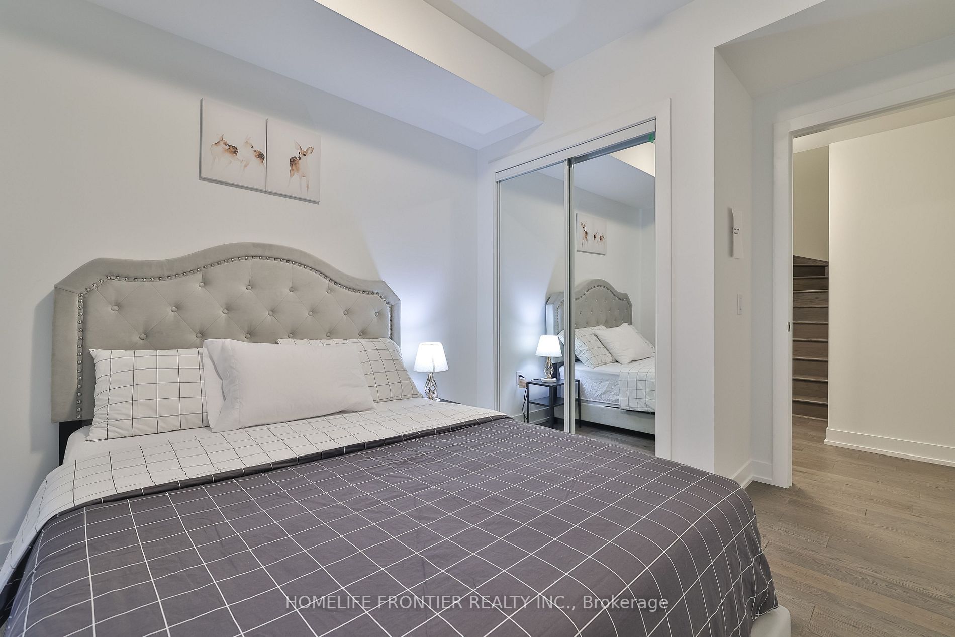 1070 Douglas Mccurdy Com, #224